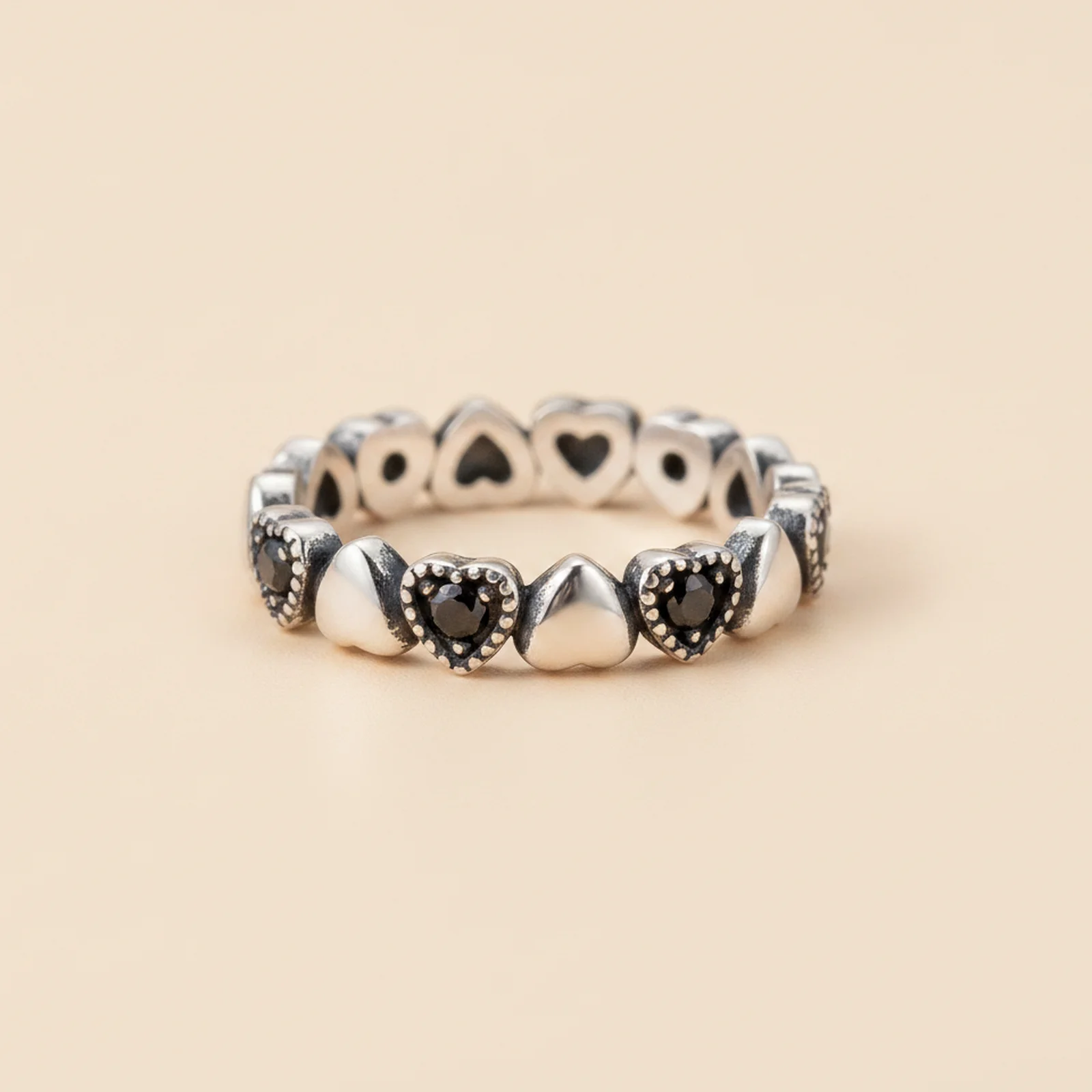 [IN000029] Inel Black Heart din Argint 925, cu Inimioare Negre (5)